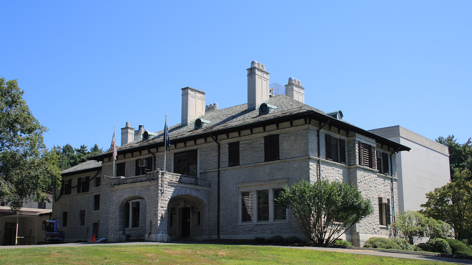 The museum building at One Elizabeth Street in Hartford.