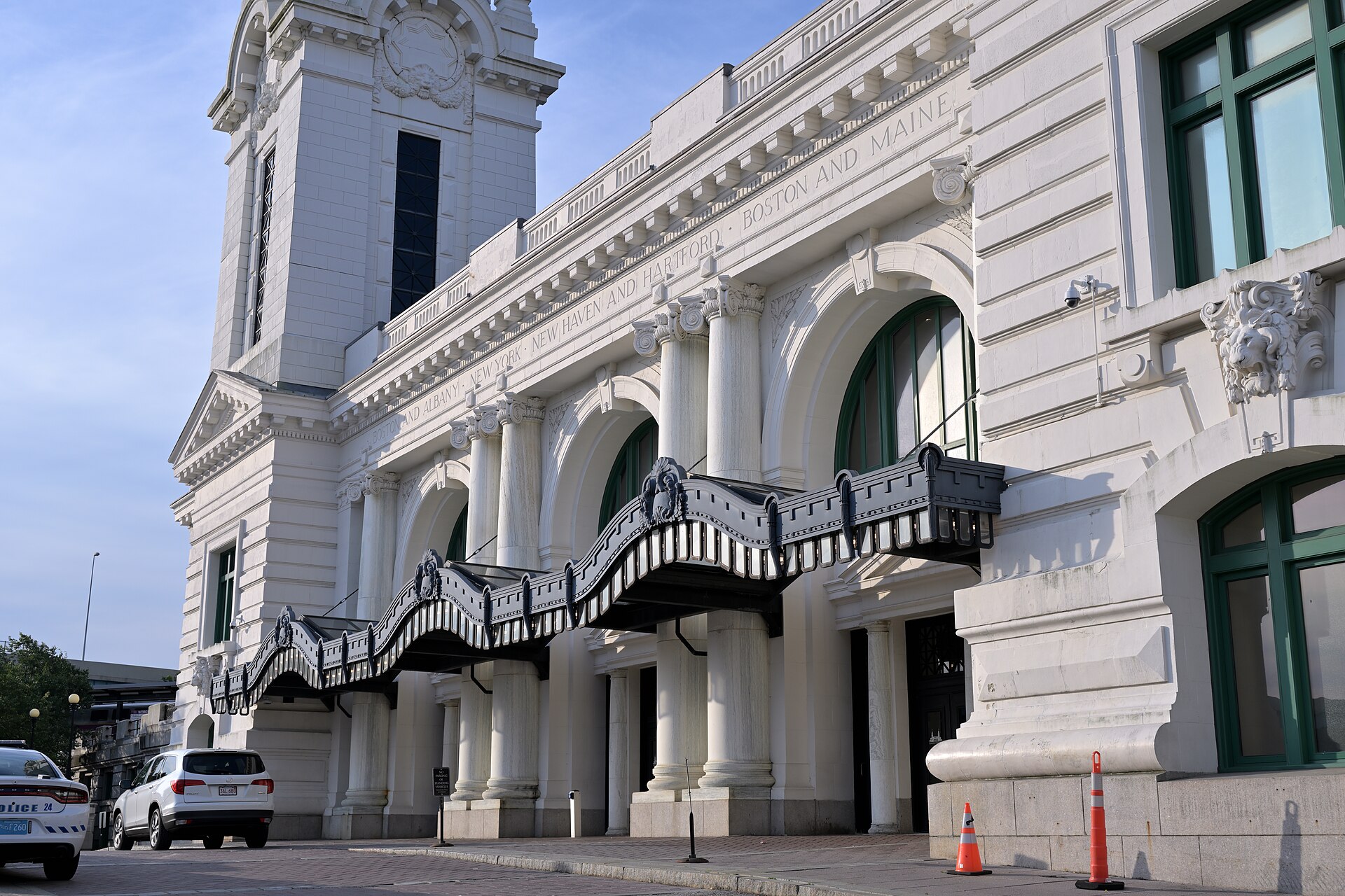 The front of Union Station in Worcester, Massachusetts.